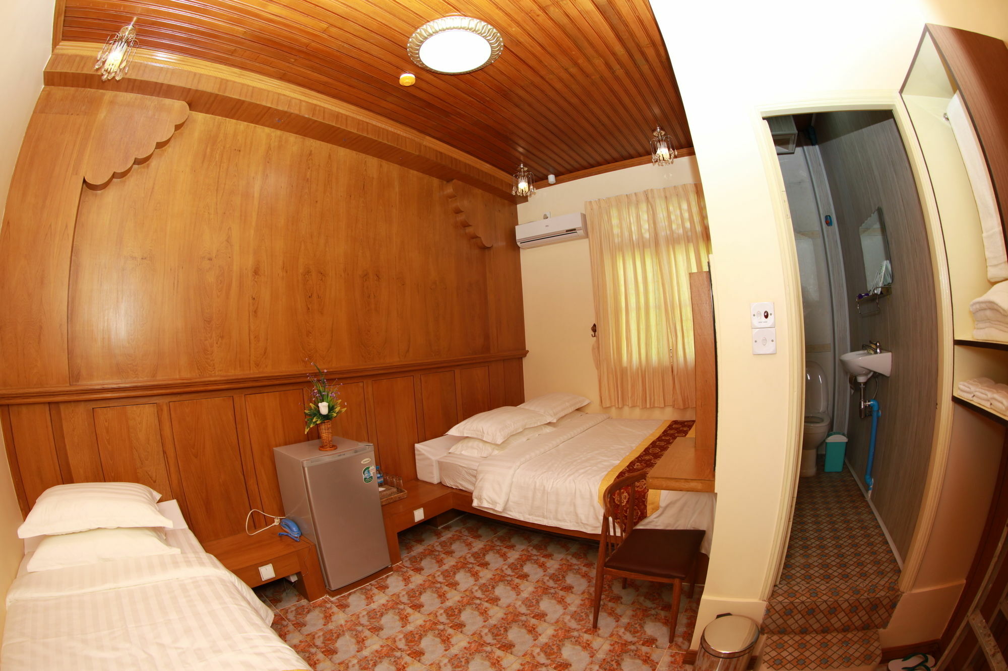 Sule Sapphire Inn Yangon Exterior photo